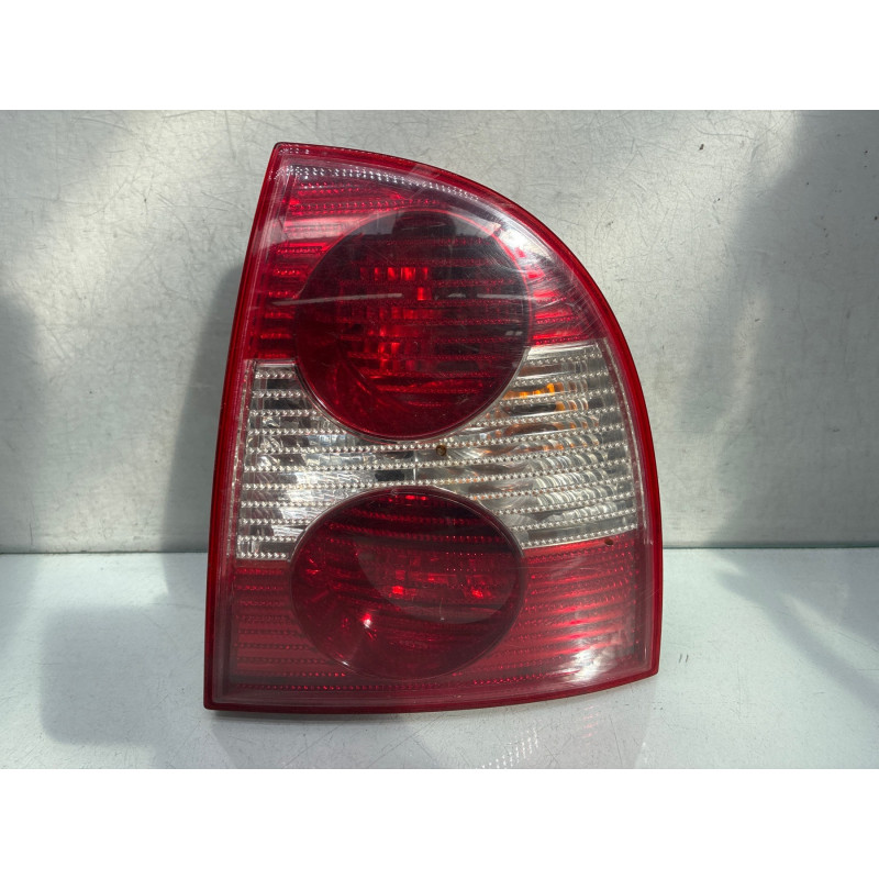 Feu arriere principal droit (feux) VOLKSWAGEN PASSAT 4 Photo n°2