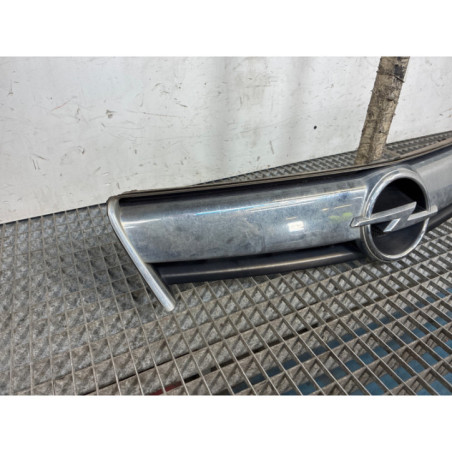 Calandre OPEL ANTARA Photo n°1