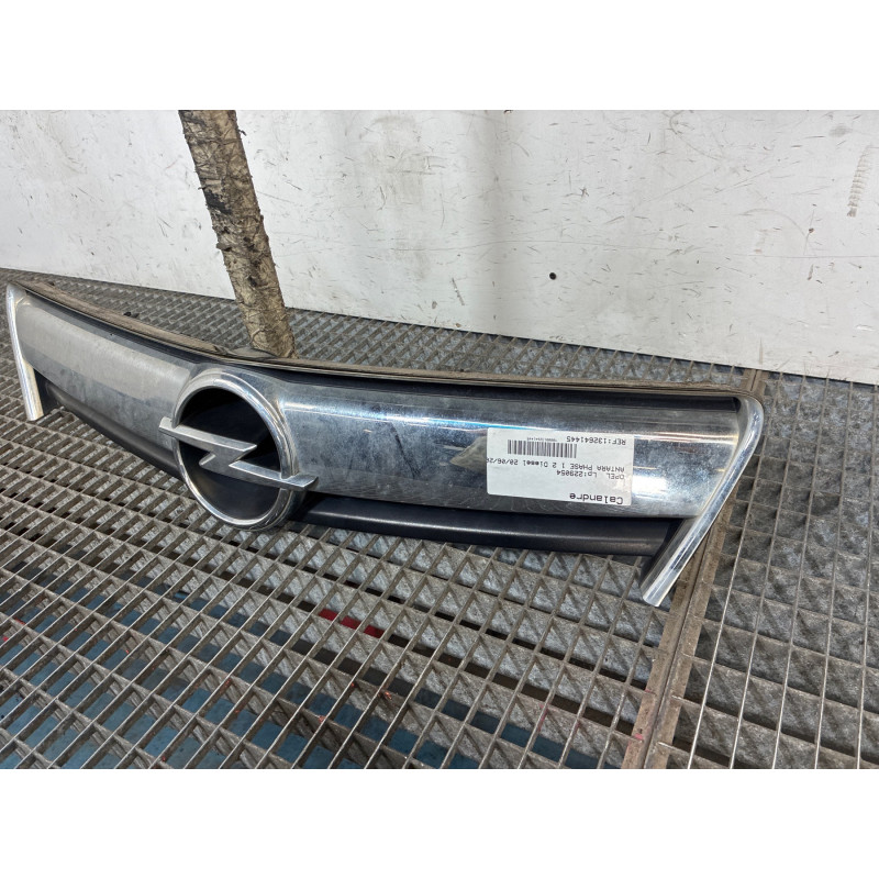 Calandre OPEL ANTARA Photo n°2
