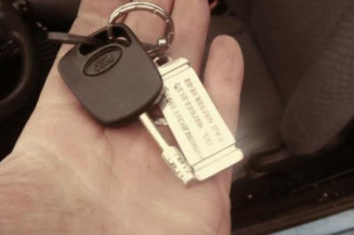 Serrure avant droit FORD KA 1