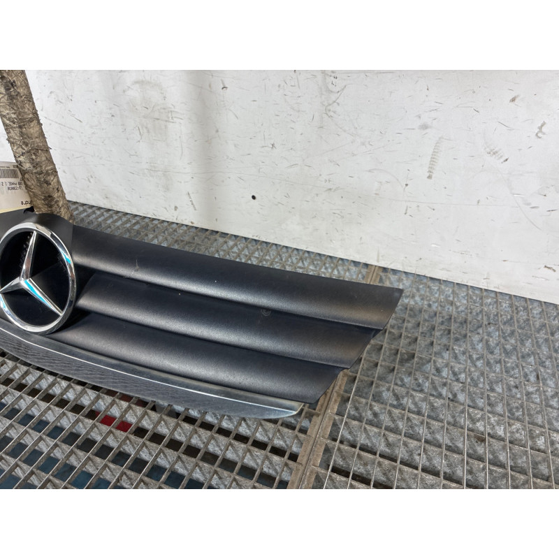 Calandre MERCEDES CLASSE A 169 Photo n°4