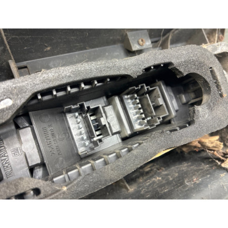 Feu arriere principal gauche (feux) RENAULT TRAFIC 2