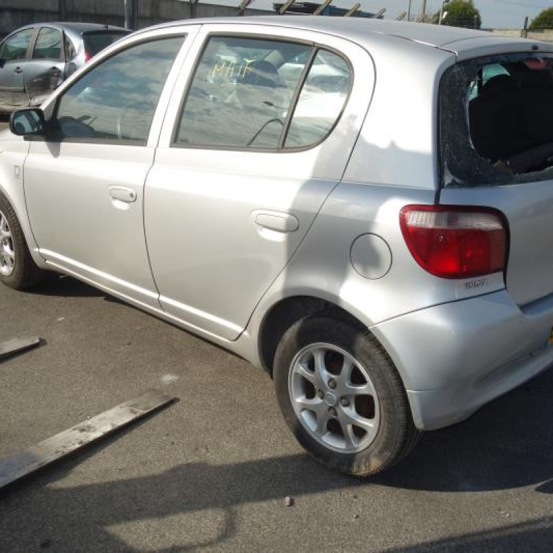Attache ceinture arriere droit TOYOTA YARIS 1 Photo n°2