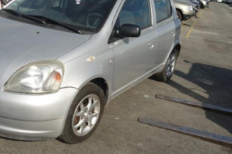Attache ceinture arriere droit TOYOTA YARIS 1