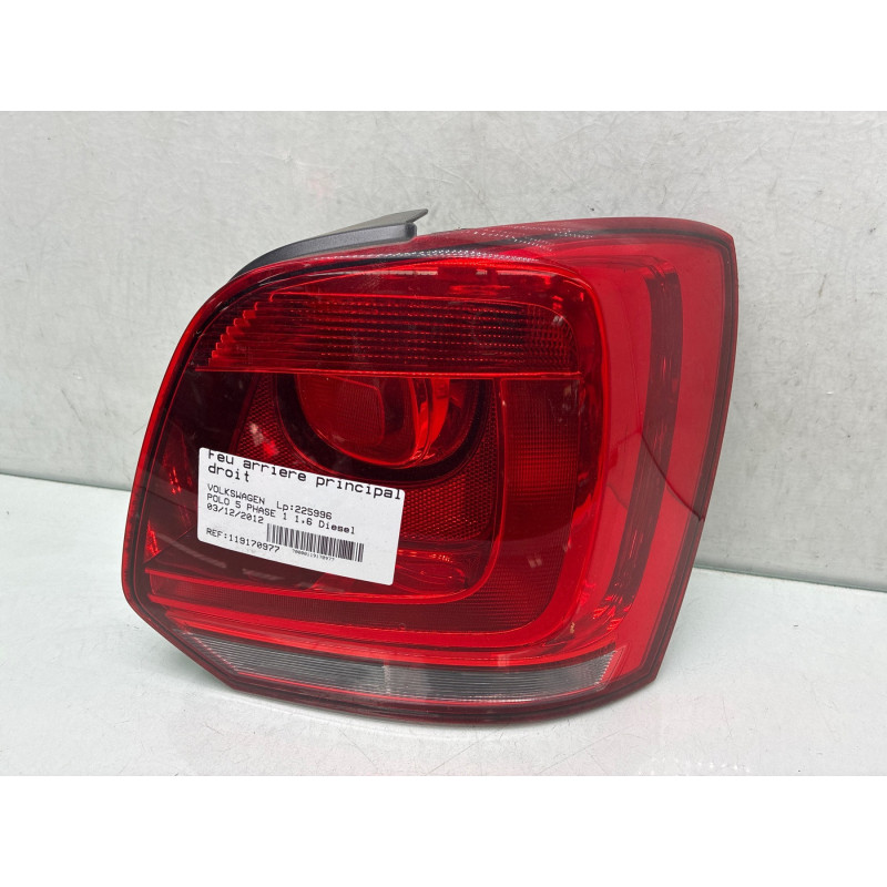 Feu arriere principal droit (feux) VOLKSWAGEN POLO 5 Photo n°3