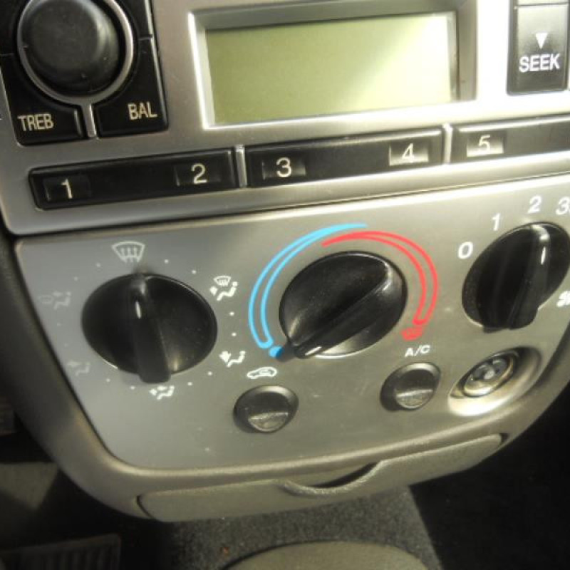 Serrure avant gauche FORD PUMA Photo n°8