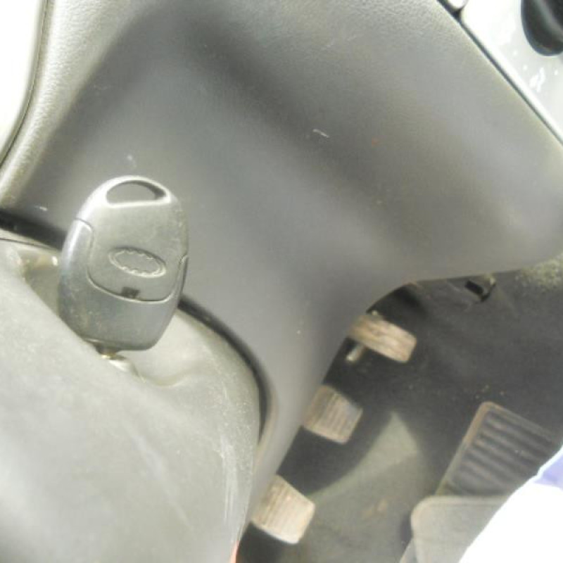 Serrure avant gauche FORD PUMA Photo n°10