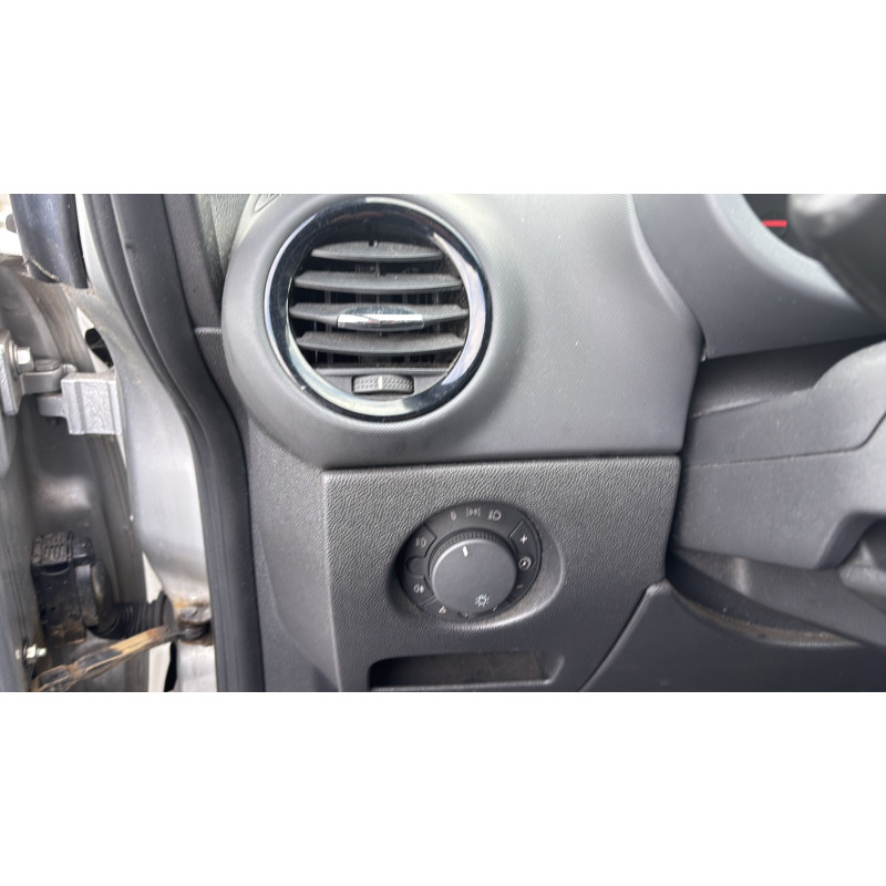 Feu arriere stop central OPEL CORSA D Photo n°20