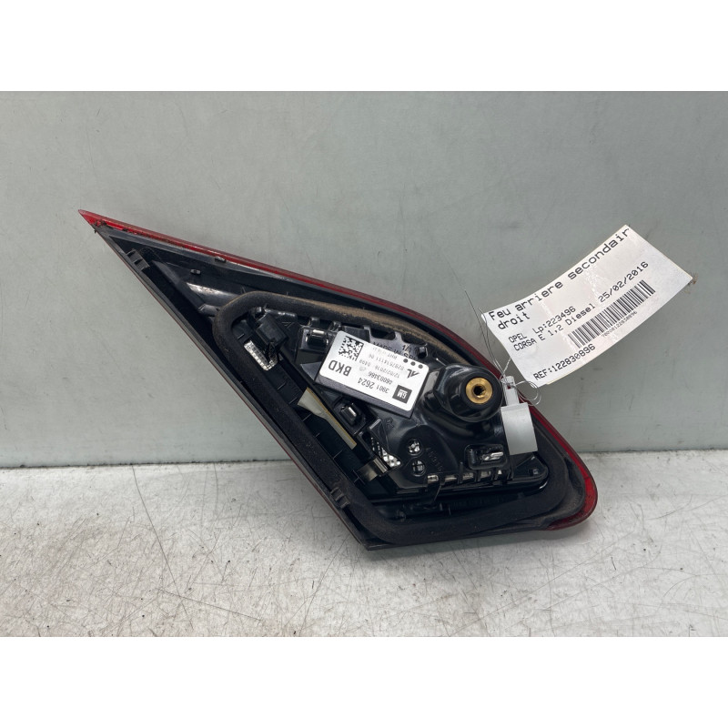 Feu arriere secondaire droit (feux) OPEL CORSA E Photo n°3