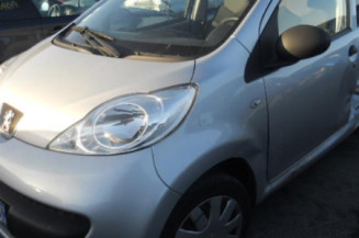 Moteur essuie glace arriere PEUGEOT 107
