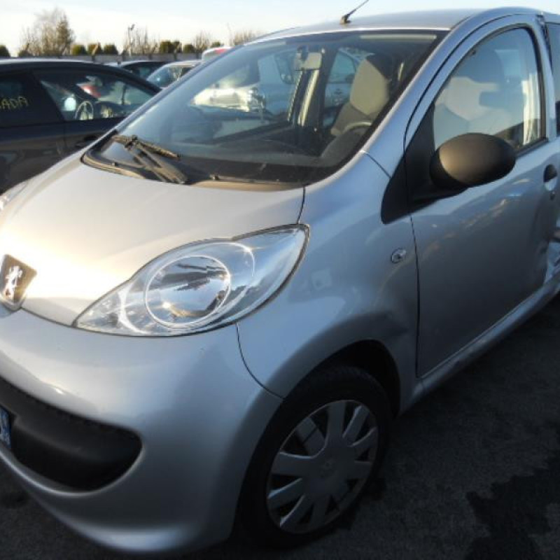 Moteur essuie glace arriere PEUGEOT 107 Photo n°3