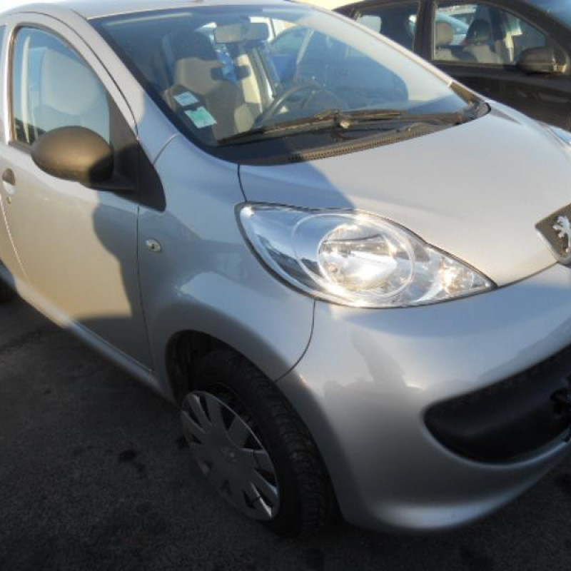 Moteur essuie glace arriere PEUGEOT 107 Photo n°4