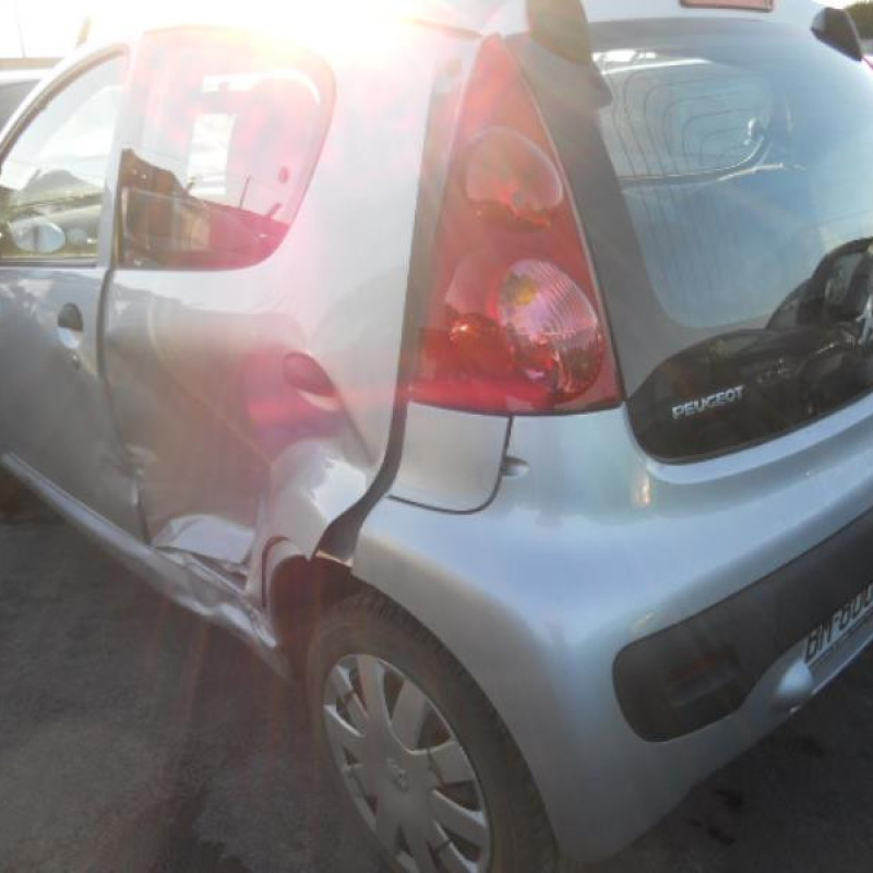 Moteur essuie glace arriere PEUGEOT 107 Photo n°6