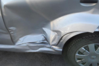 Moteur essuie glace arriere PEUGEOT 107