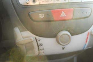 Moteur essuie glace arriere PEUGEOT 107