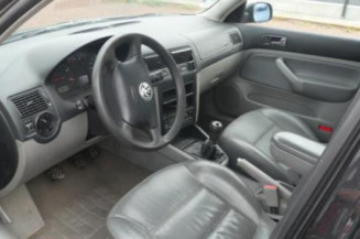 Serrure avant droit VOLKSWAGEN GOLF 4