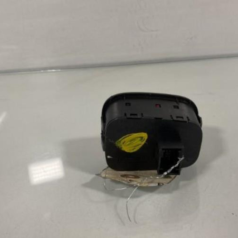 Bouton de warning CITROEN NEMO Photo n°3