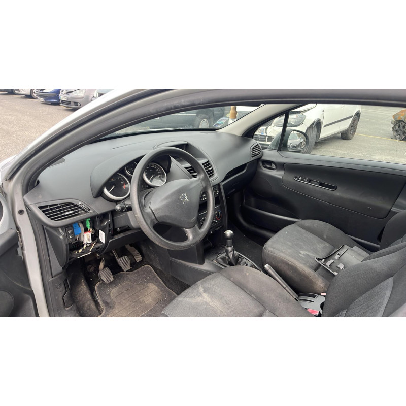PEUGEOT 207 PHASE 1 1.4i - 8V Photo n°8