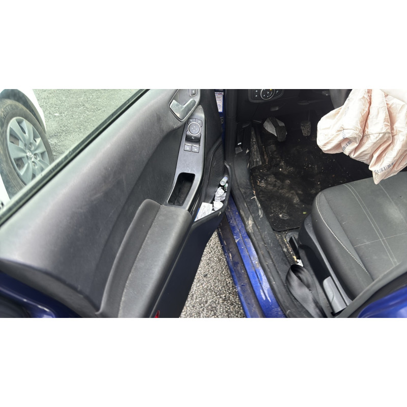 FORD FIESTA 7 PHASE 1 1.0i - 12V TURBO Photo n°9