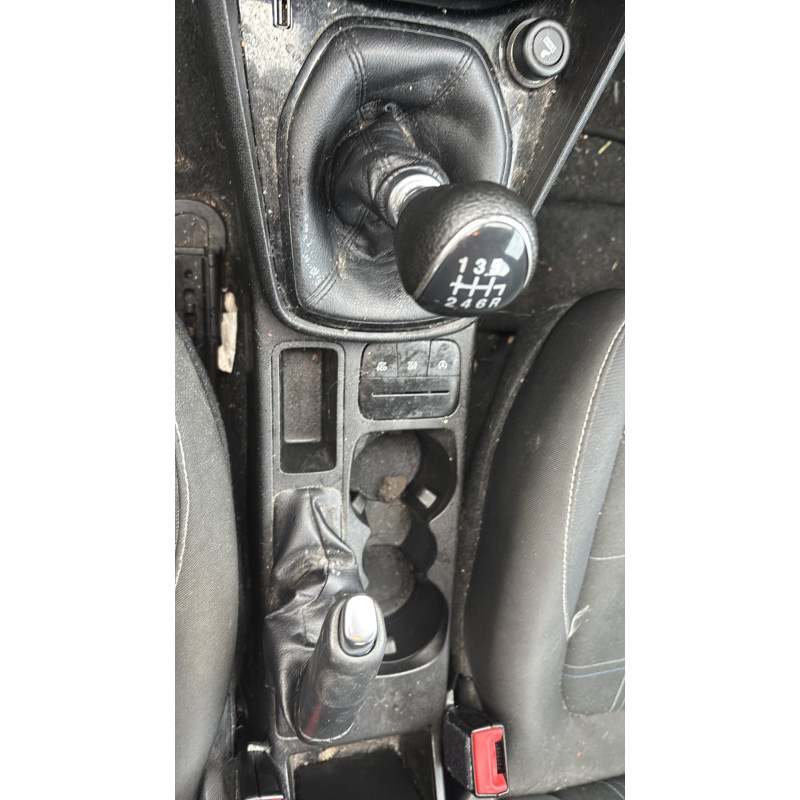 FORD FIESTA 7 PHASE 1 1.0i - 12V TURBO Photo n°22