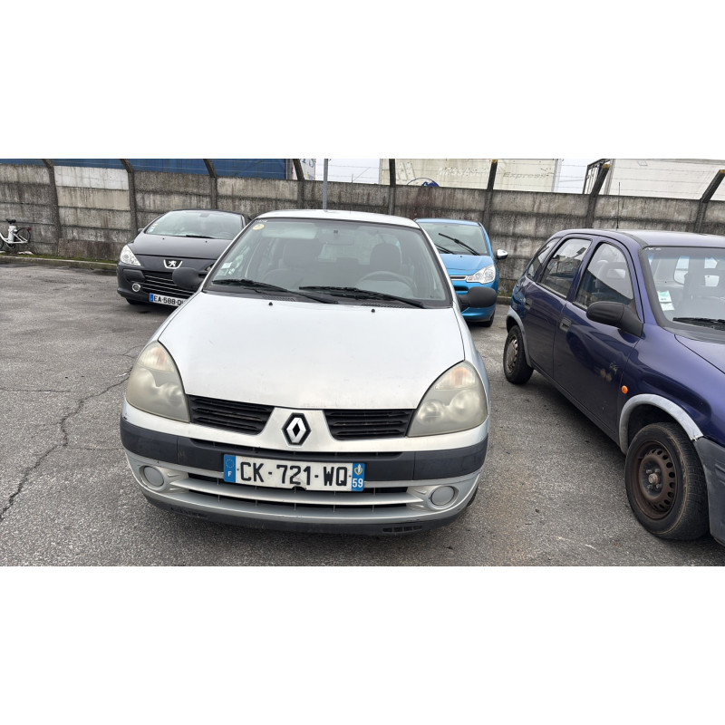 RENAULT CLIO 2 PHASE 2 1.2i - 16V Photo n°2