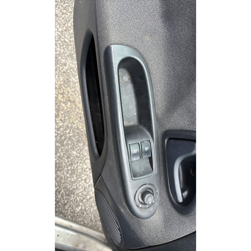 RENAULT CLIO 2 PHASE 2 1.2i - 16V Photo n°11