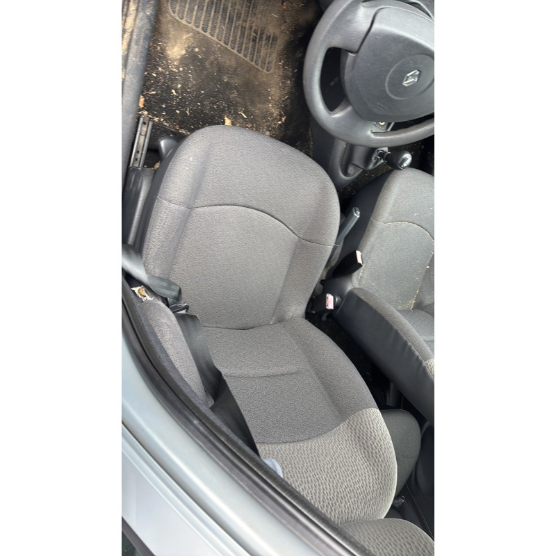RENAULT CLIO 2 PHASE 2 1.2i - 16V Photo n°12