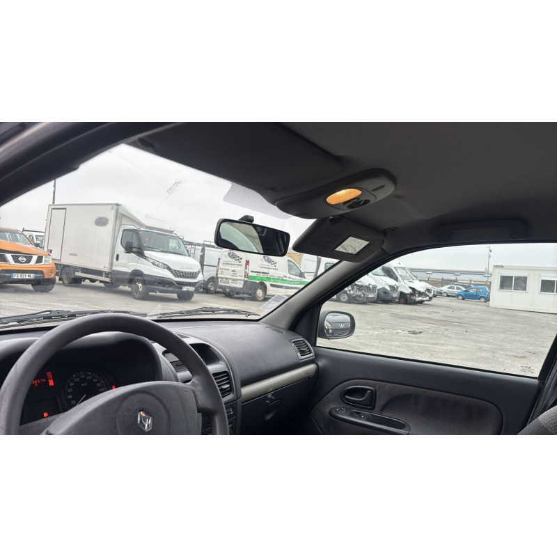 RENAULT CLIO 2 PHASE 2 1.2i - 16V Photo n°15