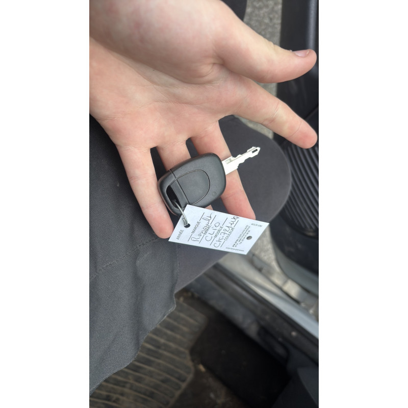 RENAULT CLIO 2 PHASE 2 1.2i - 16V Photo n°23