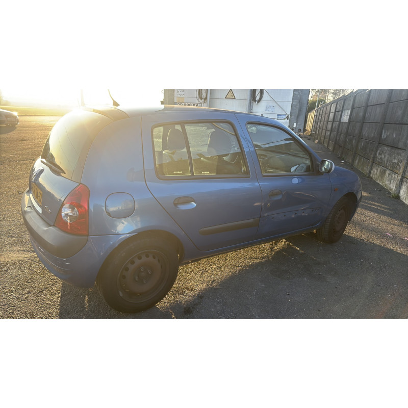RENAULT CLIO 2 PHASE 2 1.2i - 16V Photo n°3