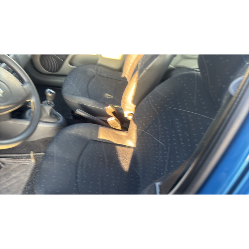RENAULT CLIO 2 PHASE 2 1.2i - 16V Photo n°11