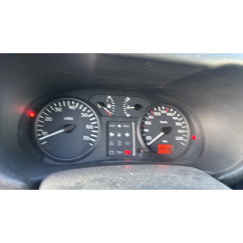 RENAULT CLIO 2 PHASE 2 1.2i - 16V Photo n°15