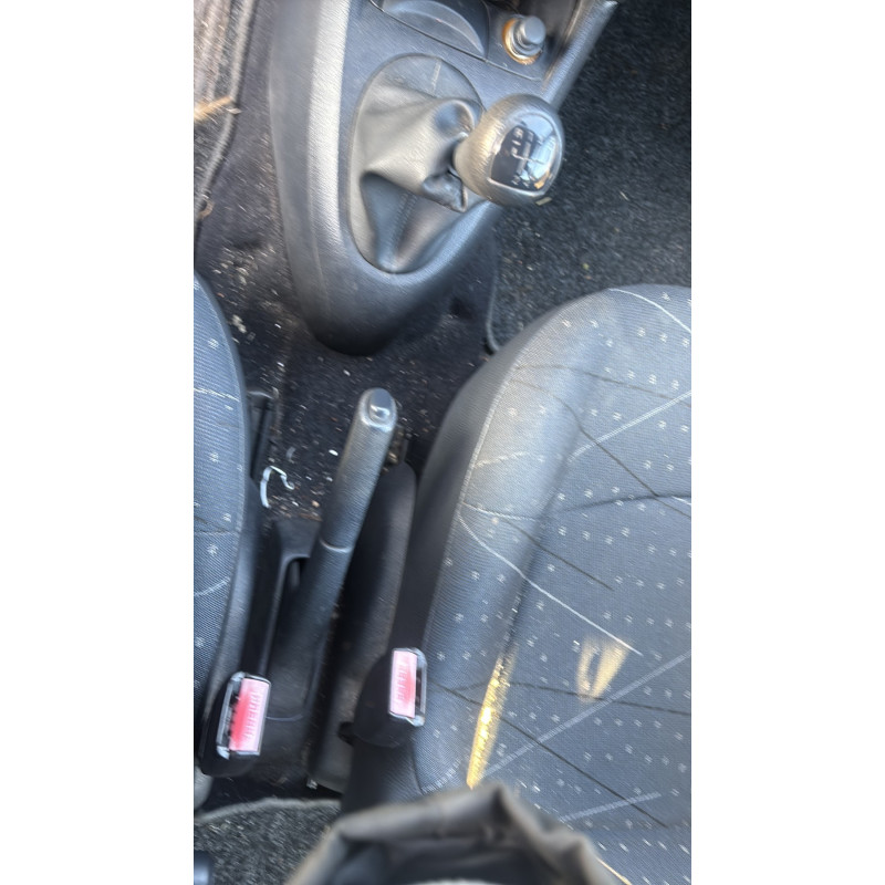 RENAULT CLIO 2 PHASE 2 1.2i - 16V Photo n°19