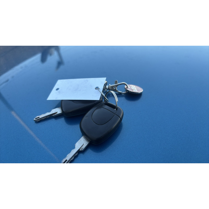 RENAULT CLIO 2 PHASE 2 1.2i - 16V Photo n°20