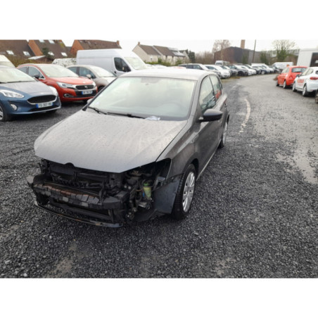 VOLKSWAGEN POLO 5 PHASE 1 1.2i - 12V Photo n°1