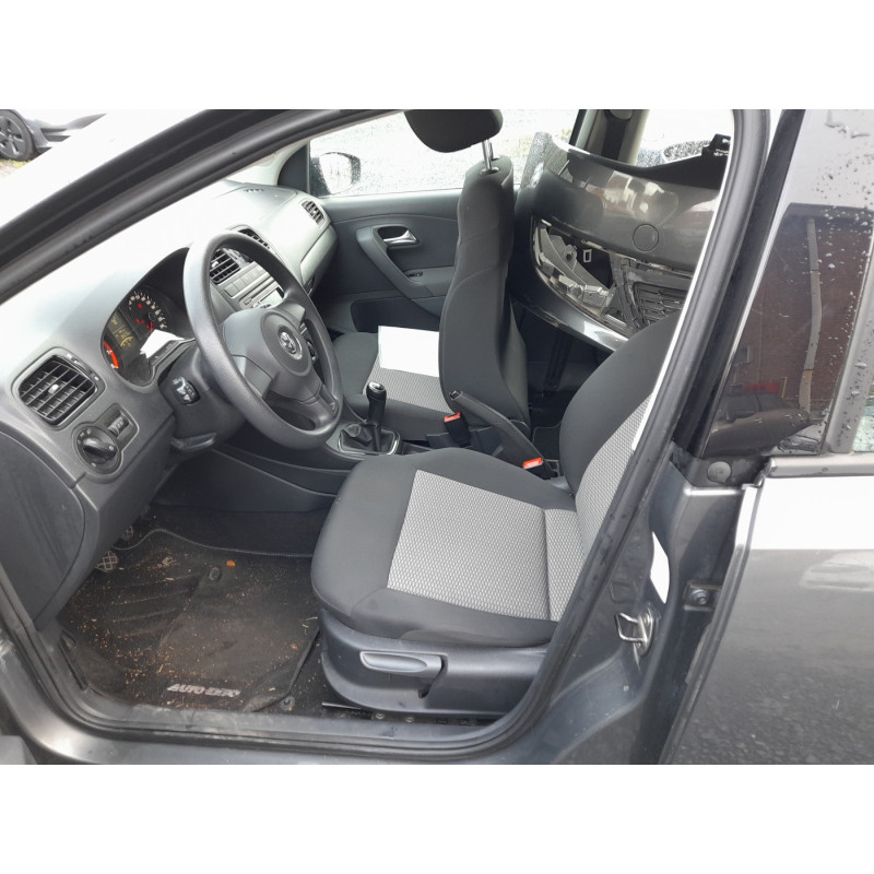 VOLKSWAGEN POLO 5 PHASE 1 1.2i - 12V Photo n°7