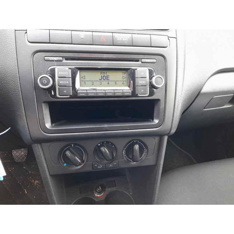 VOLKSWAGEN POLO 5 PHASE 1 1.2i - 12V Photo n°9