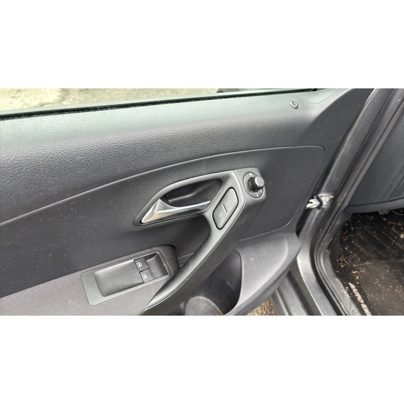 VOLKSWAGEN POLO 5 PHASE 1 1.2i - 12V Photo n°23