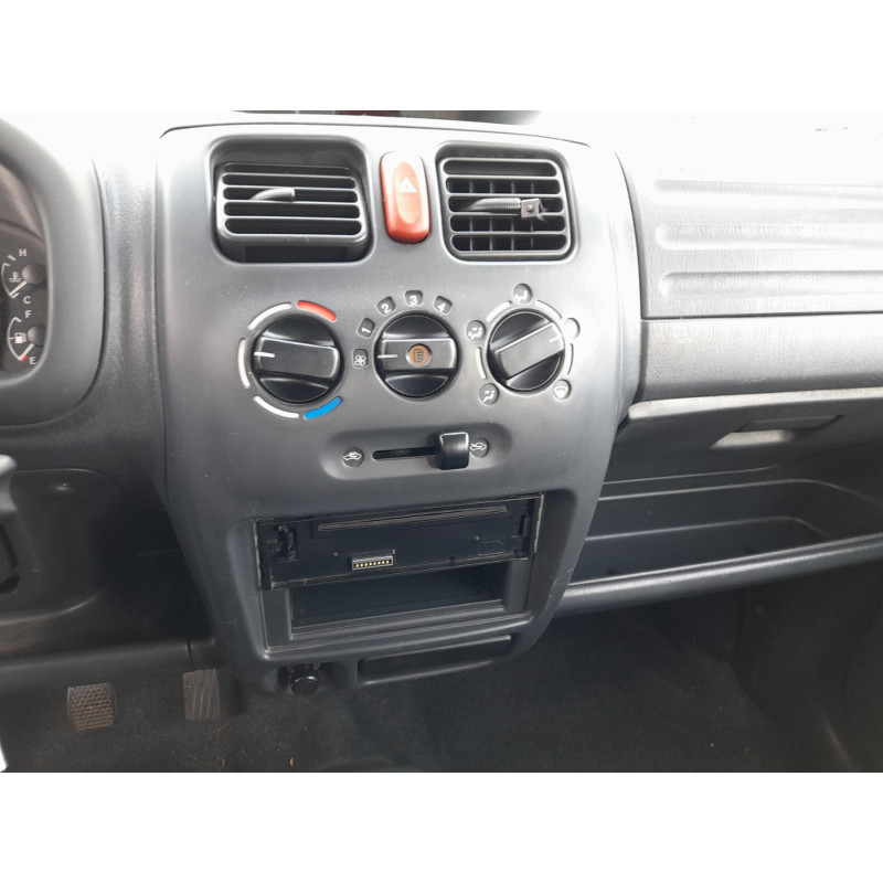 SUZUKI WAGON-R PHASE 2 1.3i - 16V Photo n°9