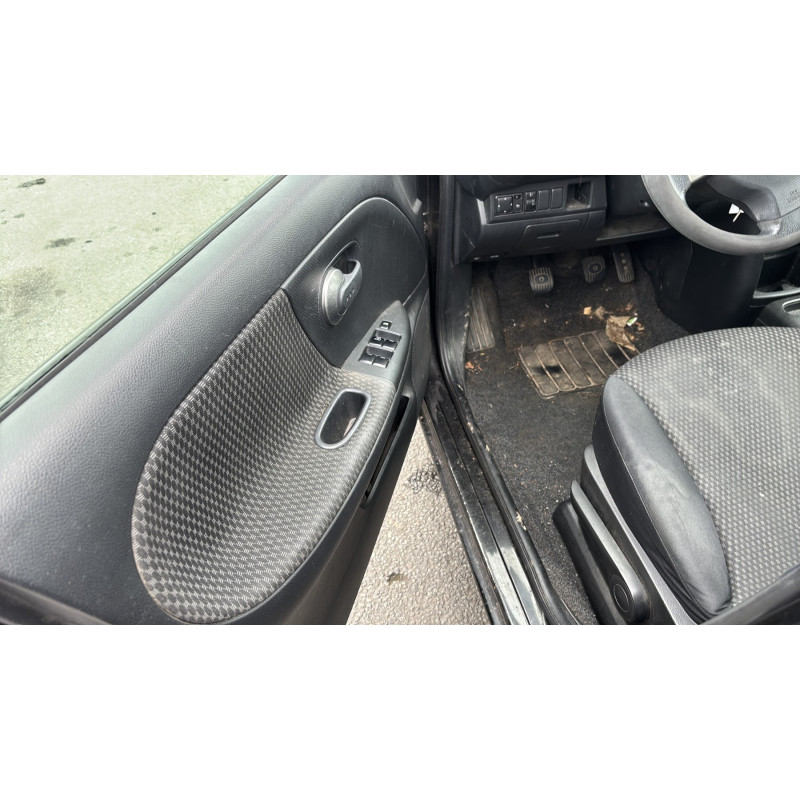 NISSAN NOTE 1 PHASE 1 1.5 DCI - 8V TURBO Photo n°9