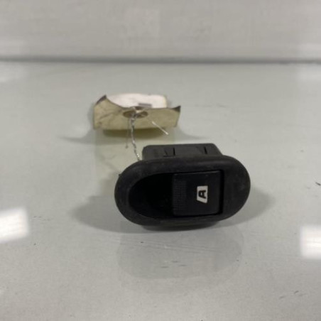Interrupteur de leve vitre avant droit CITROEN C2 Photo n°1