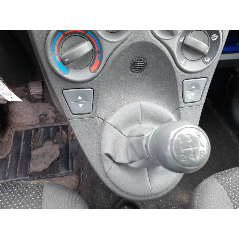 FIAT PANDA 2 PHASE 1 1.1i - 8V Photo n°8