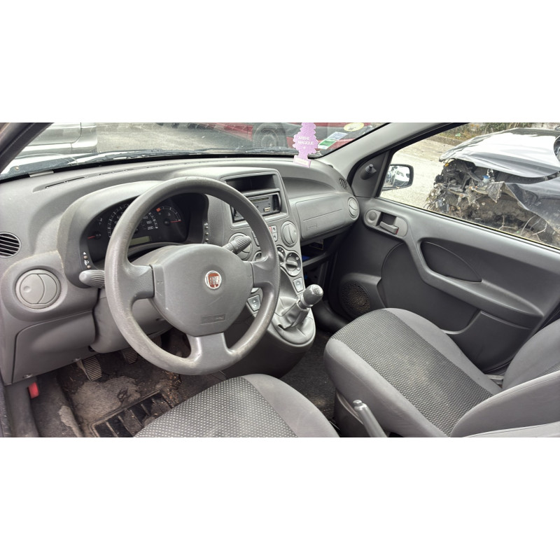 FIAT PANDA 2 PHASE 1 1.1i - 8V Photo n°23