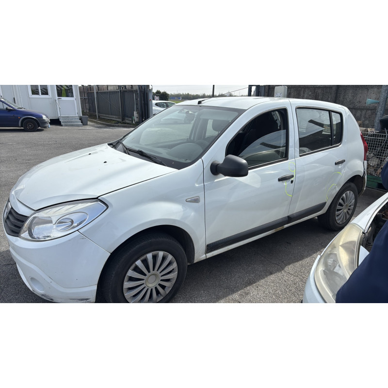 DACIA SANDERO 1 1.2i - 16V Photo n°8
