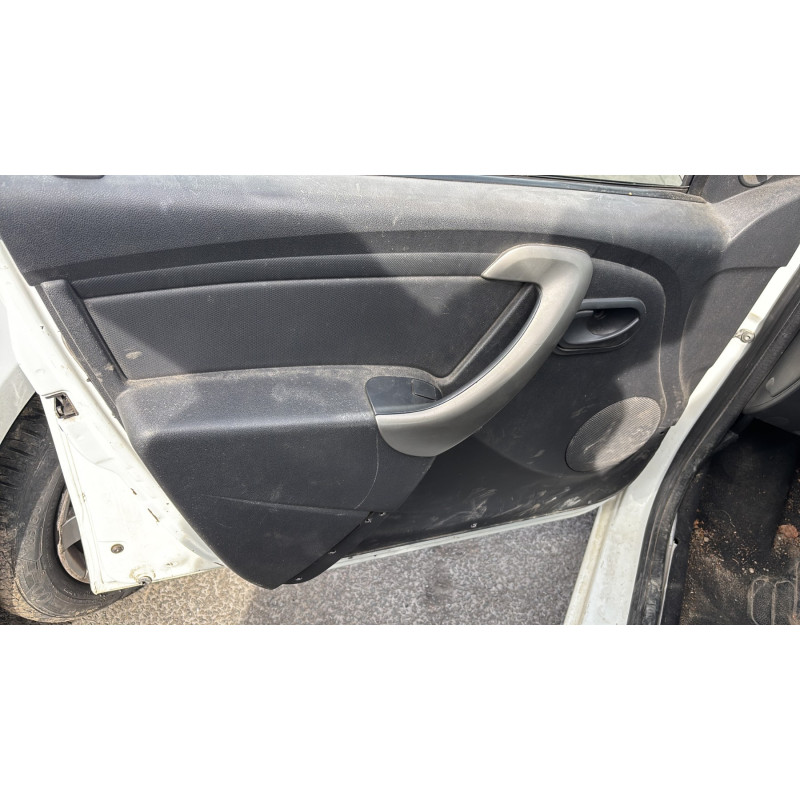 DACIA SANDERO 1 1.2i - 16V Photo n°9