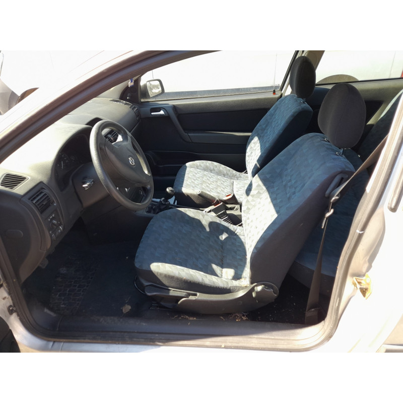 OPEL ASTRA G 1.6i - 8V Photo n°7