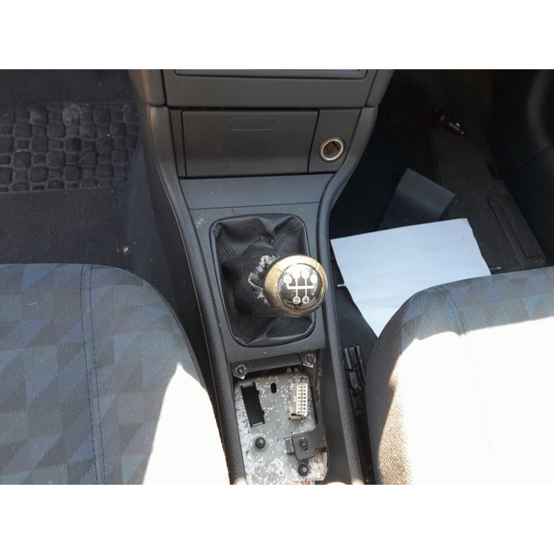 OPEL ASTRA G 1.6i - 8V Photo n°8