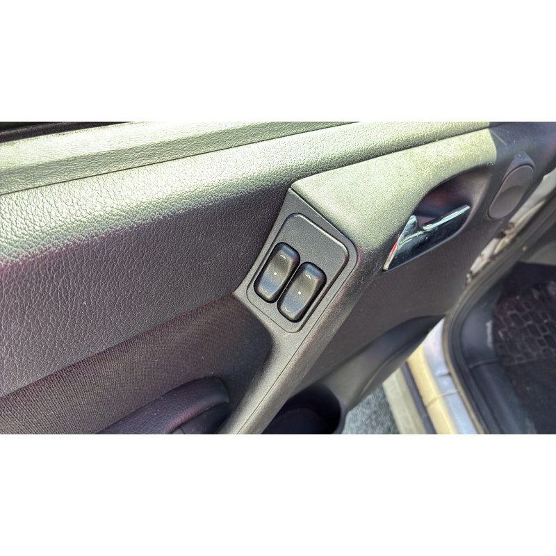 OPEL ASTRA G 1.6i - 8V Photo n°22