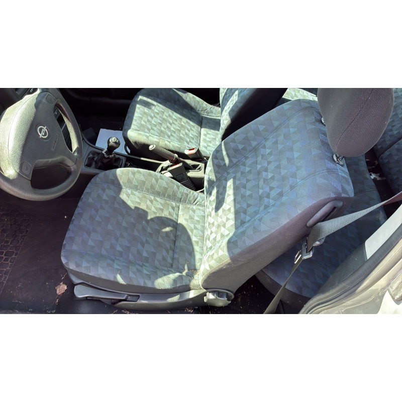 OPEL ASTRA G 1.6i - 8V Photo n°23