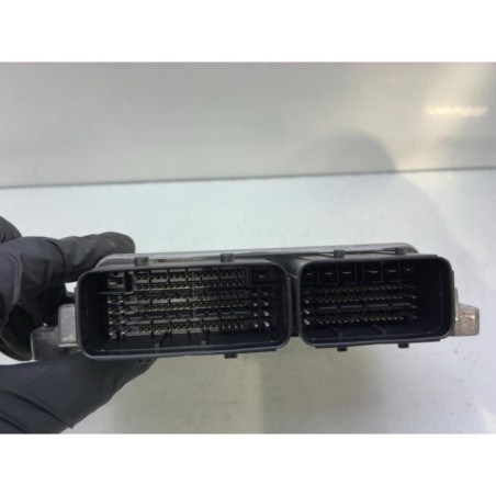 Calculateur moteur PEUGEOT 3008 2